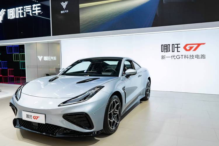 深圳福田区天纳浩企业管理咨询哪吒汽车在智能汽车领域的表现，领途汽车在新能源汽车市场中的影响力